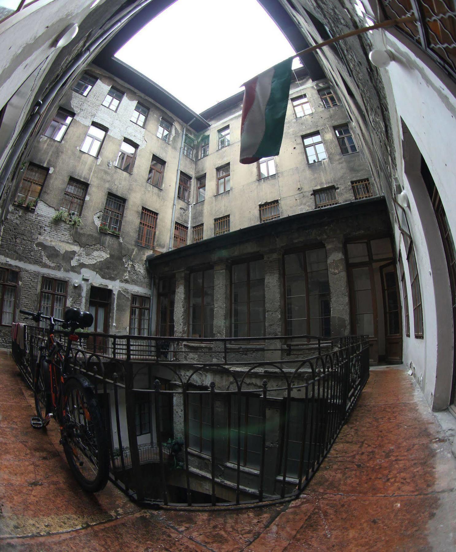 Budapest Centrum Cozy Hostel Ngoại thất bức ảnh